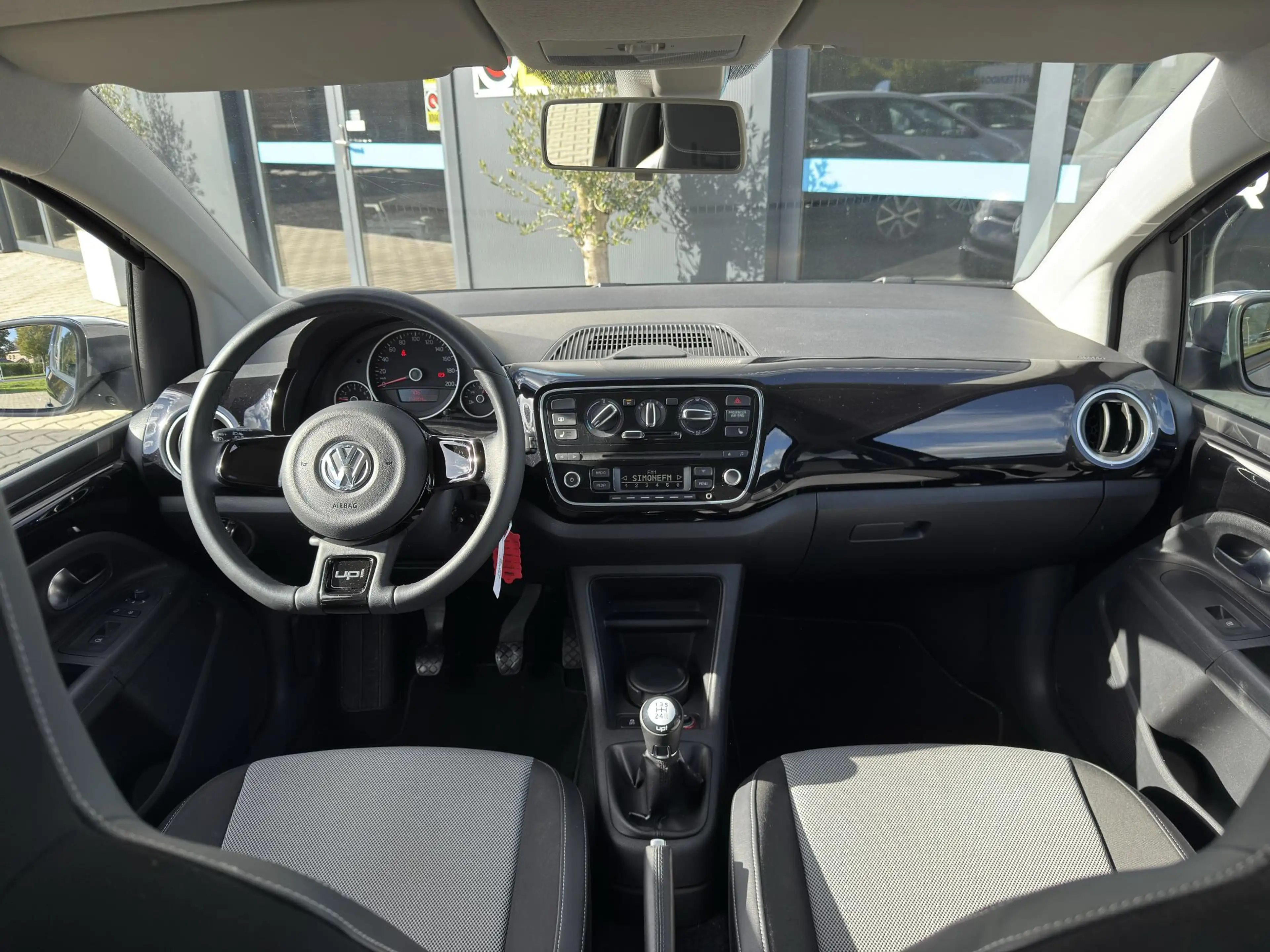 Volkswagen up! 1.0 high up! BlueMotion BLACK UP! — photo 6