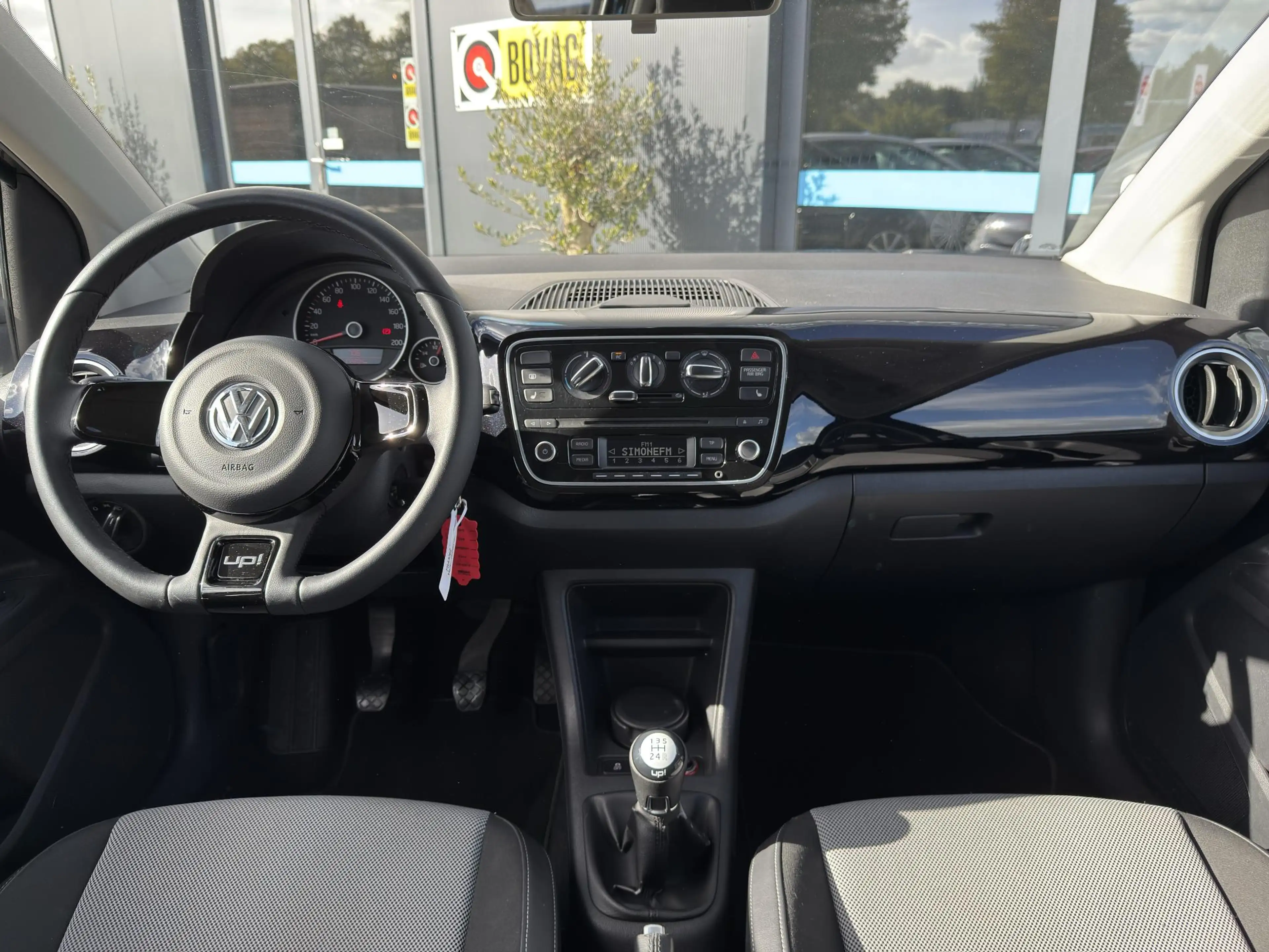 Volkswagen up! 1.0 high up! BlueMotion BLACK UP! — photo 5
