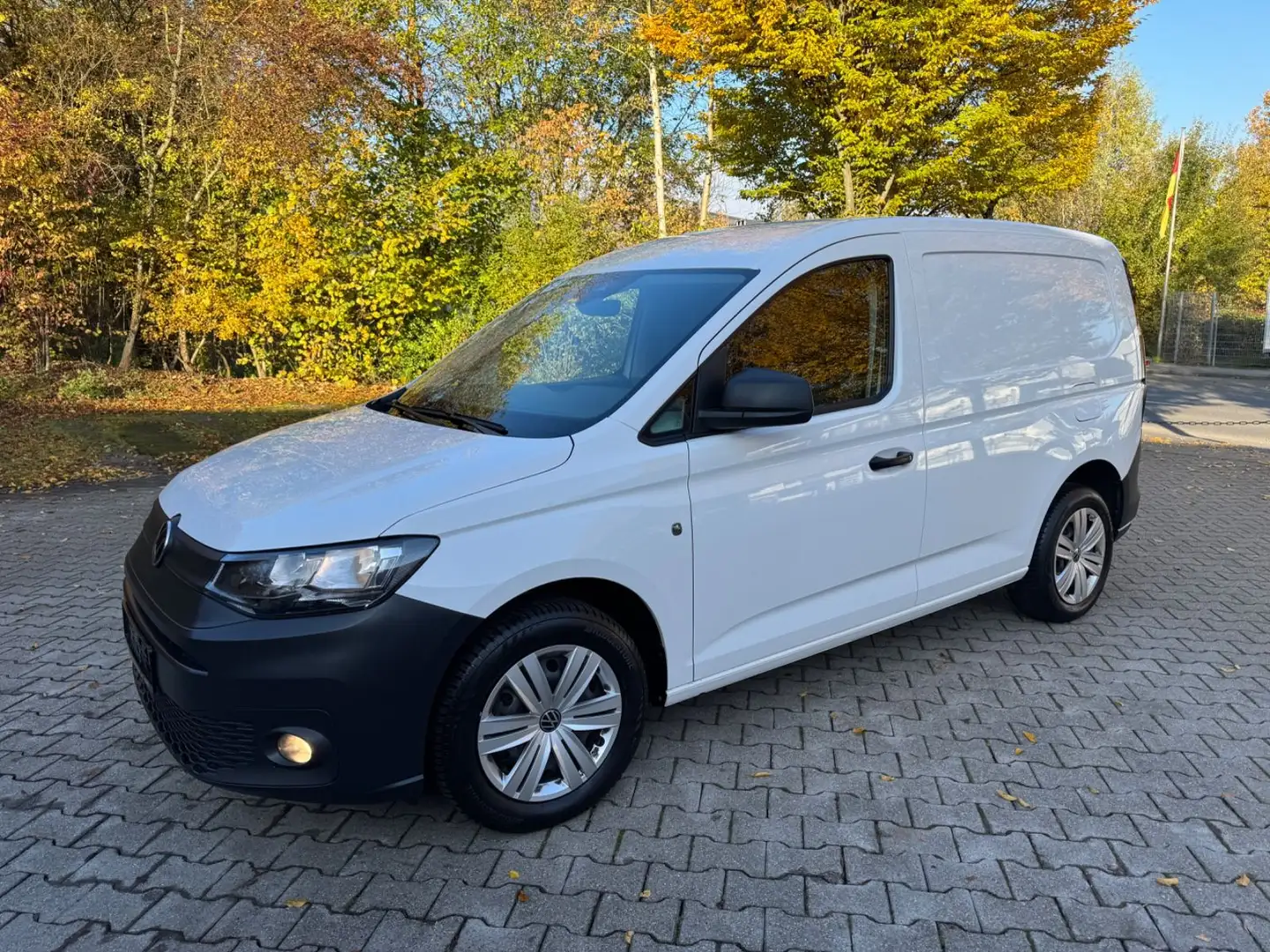 Volkswagen Caddy 2.0 TDI Comfort *LEDER*SITZHz.*NAVI*KAMERA Blanc - 1