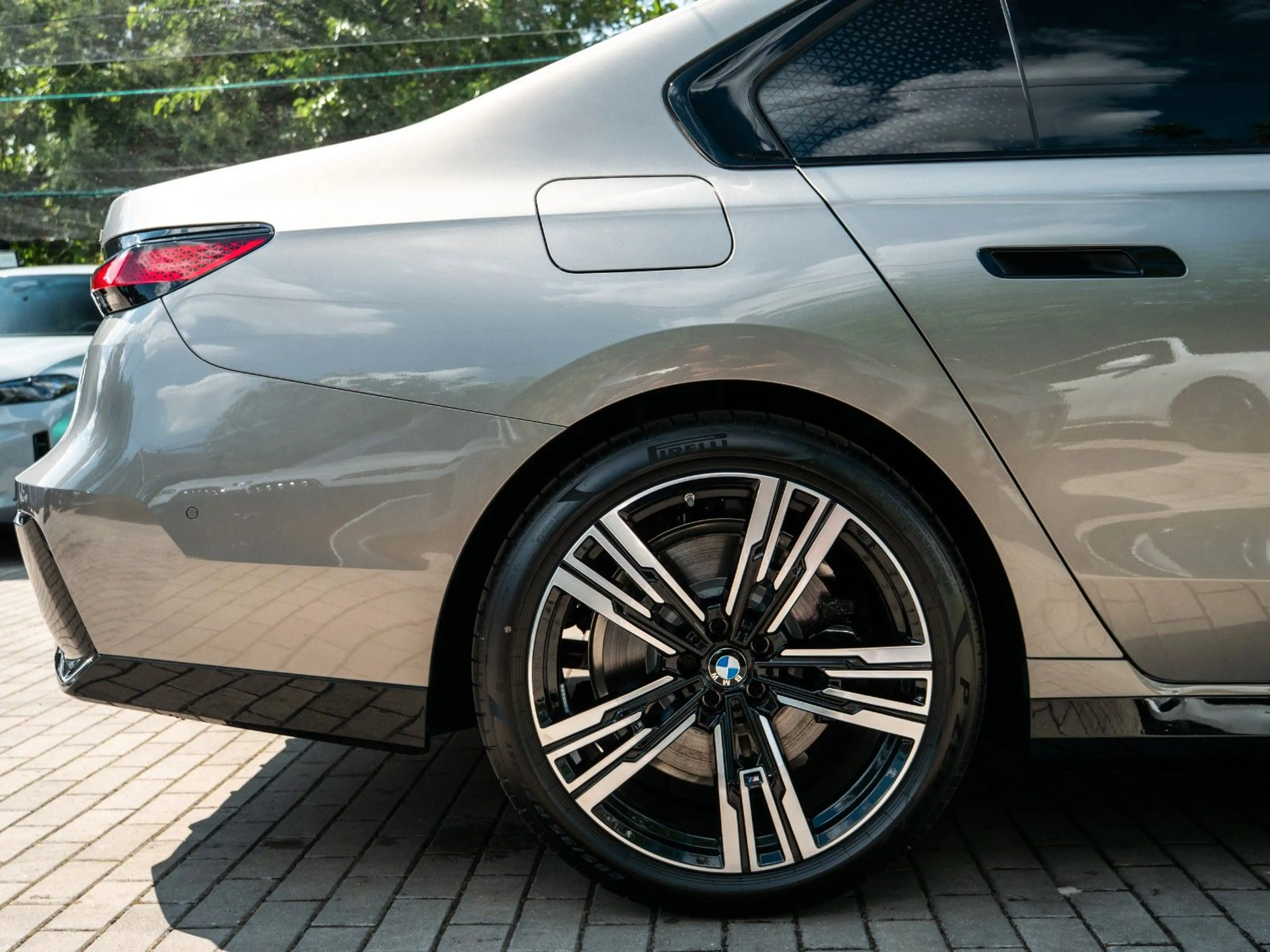 BMW 740 d M SPORT PRO.INDIVID.MASSAGE.B&W.SKY.5/100 — photo 9