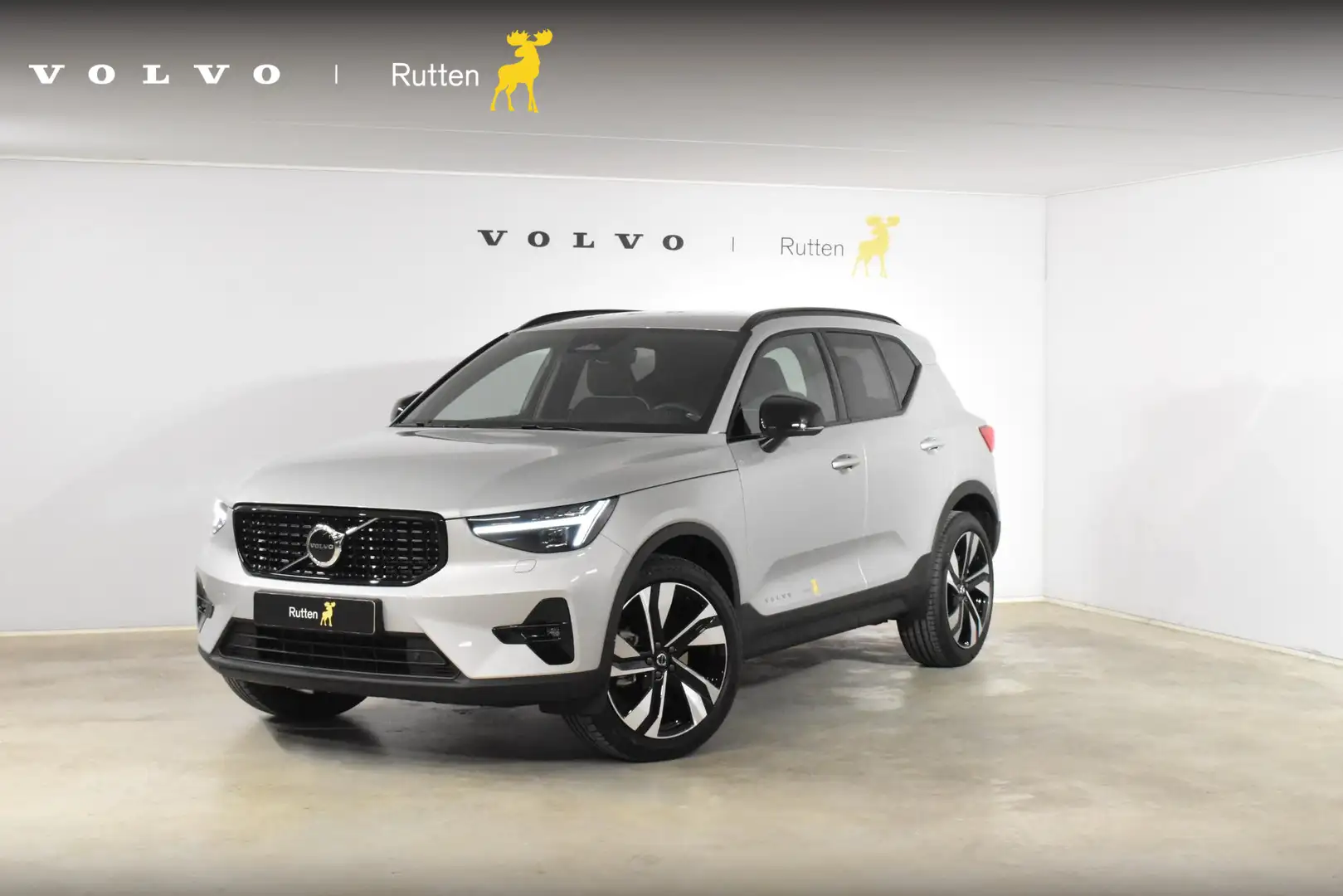 Volvo XC40 B4 211PK Automaat Plus Dark / Lighting Pack / Pixe Grijs - 2