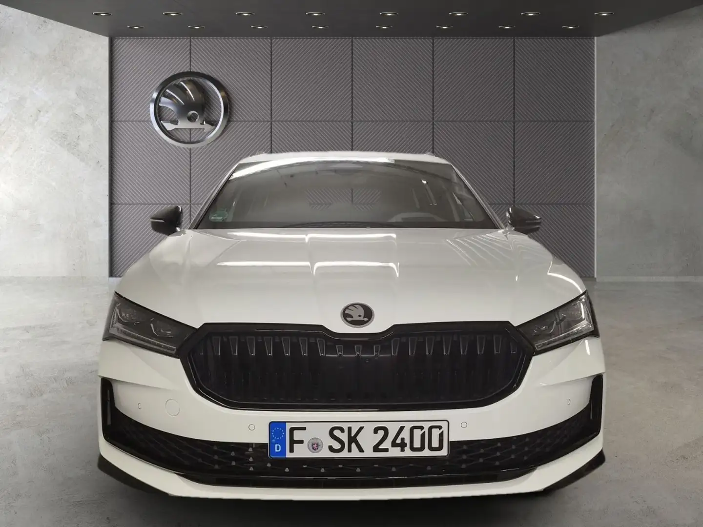 Skoda Superb Combi 2.0 TDI DSG 4x4 Sportline Navi DCC Weiß - 2