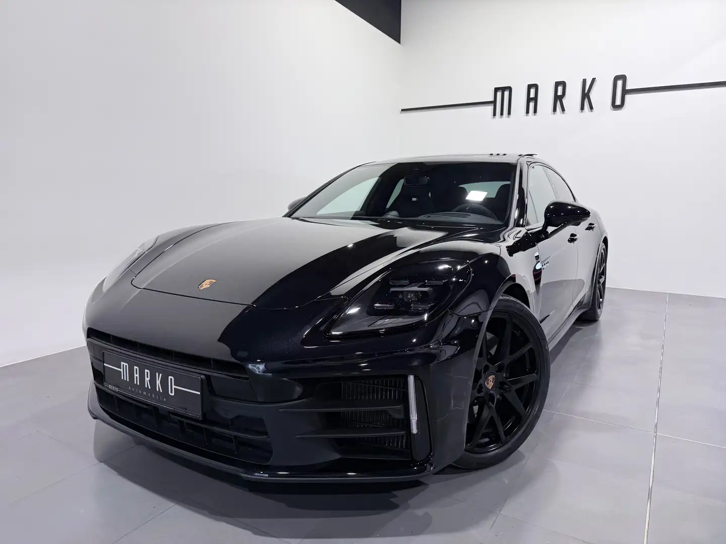 Porsche Panamera 4 E-Hybrid Schwarz - 1