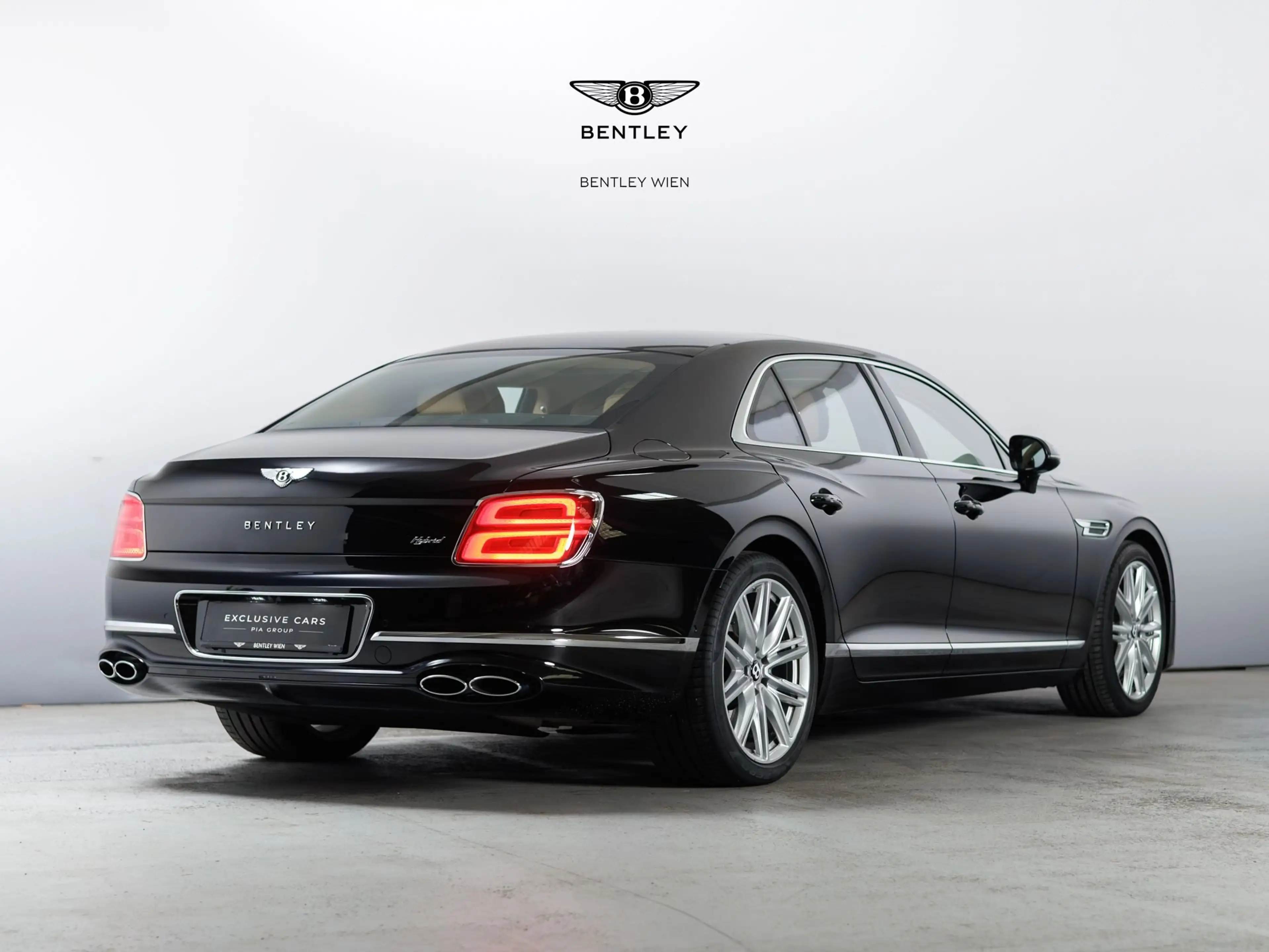 Bentley Flying Spur Hybrid V6 — photo 5