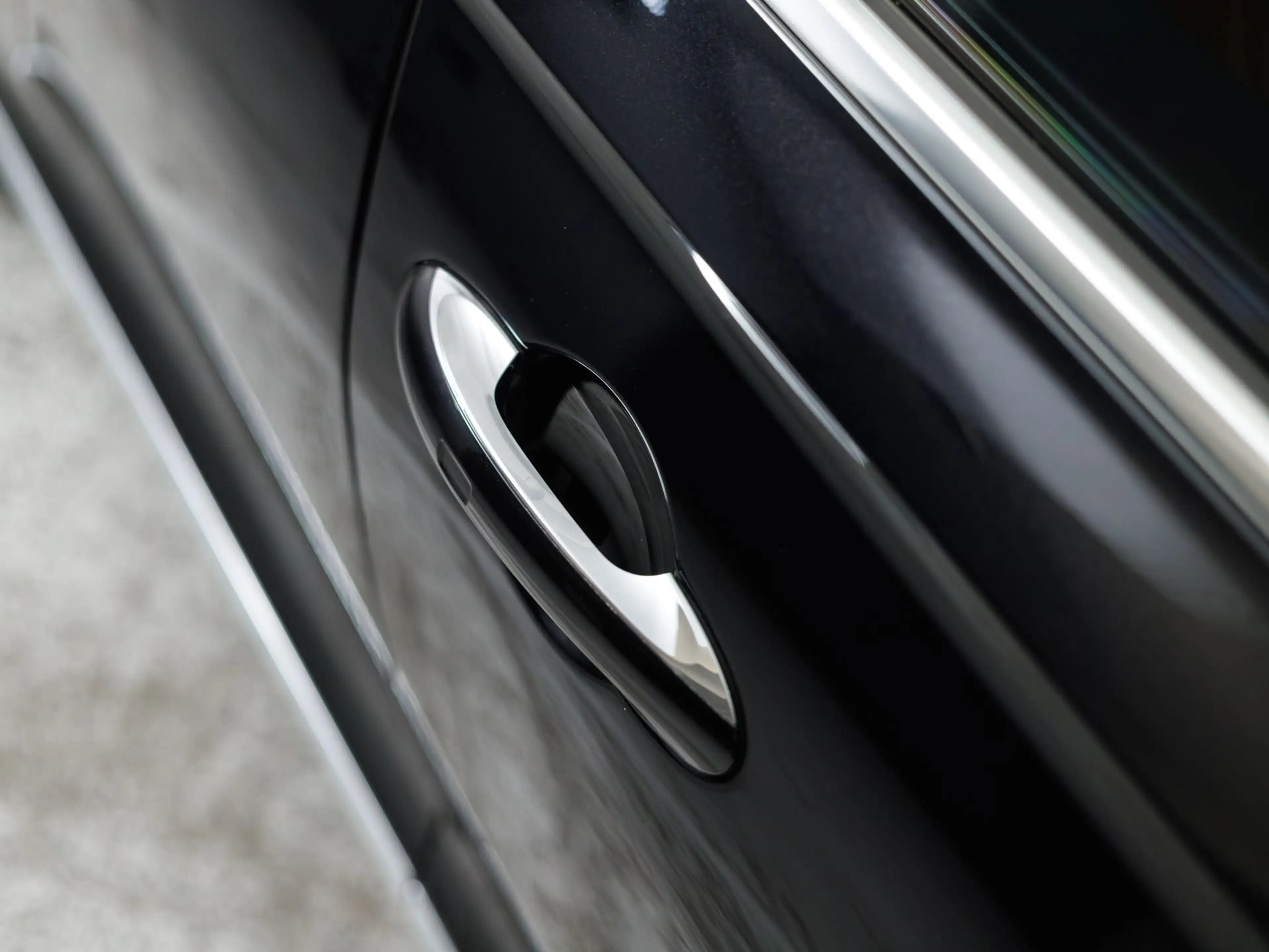Bentley Flying Spur Hybrid V6 — photo 14