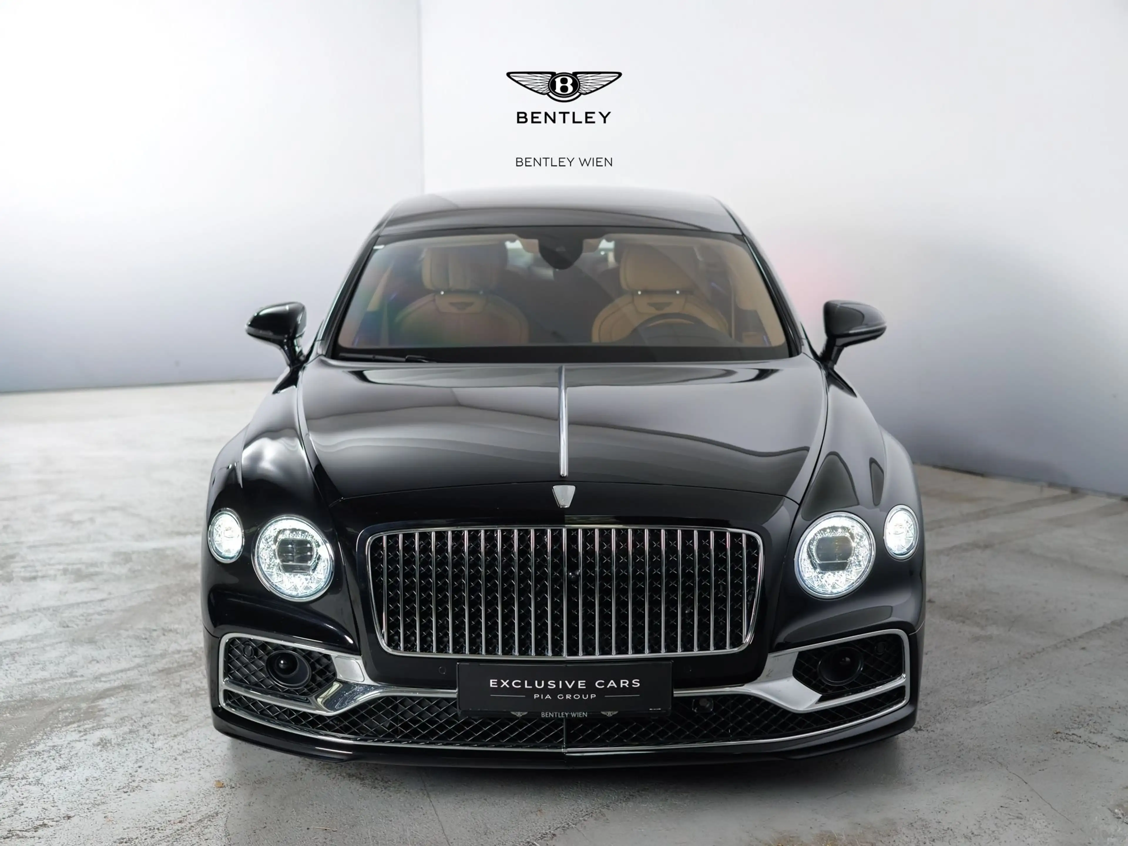 Bentley Flying Spur Hybrid V6 — photo 2