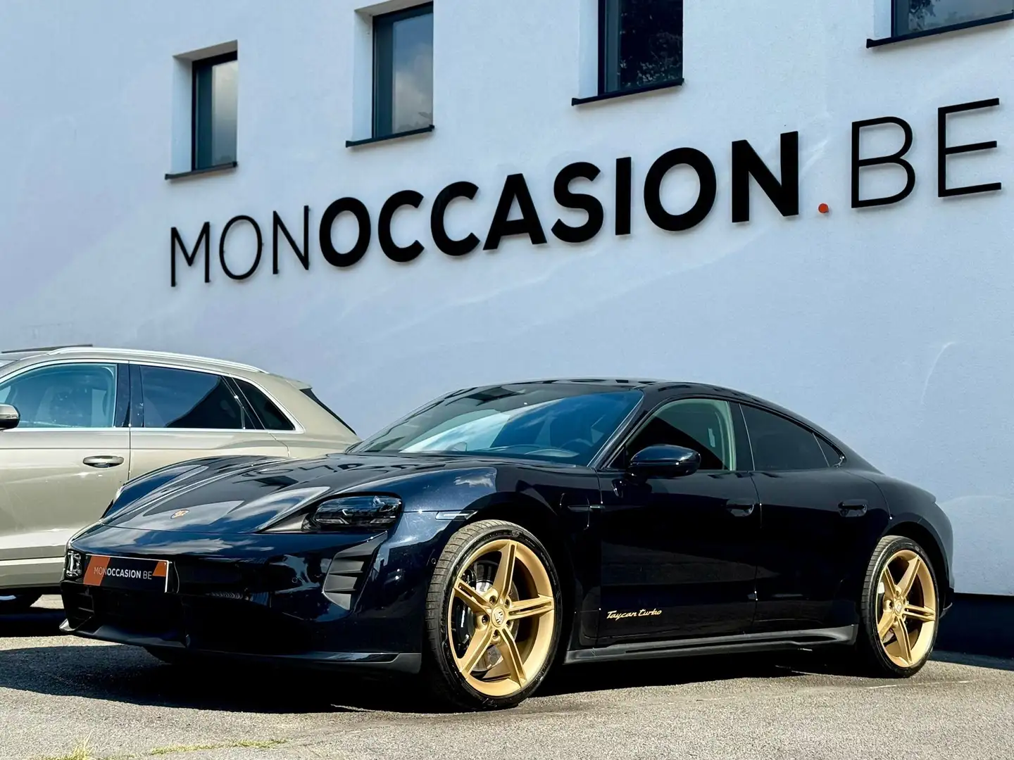 Porsche Taycan Turbo 93.4 kWh PANO CAMERA 360° VAT *FULL* Zwart - 1