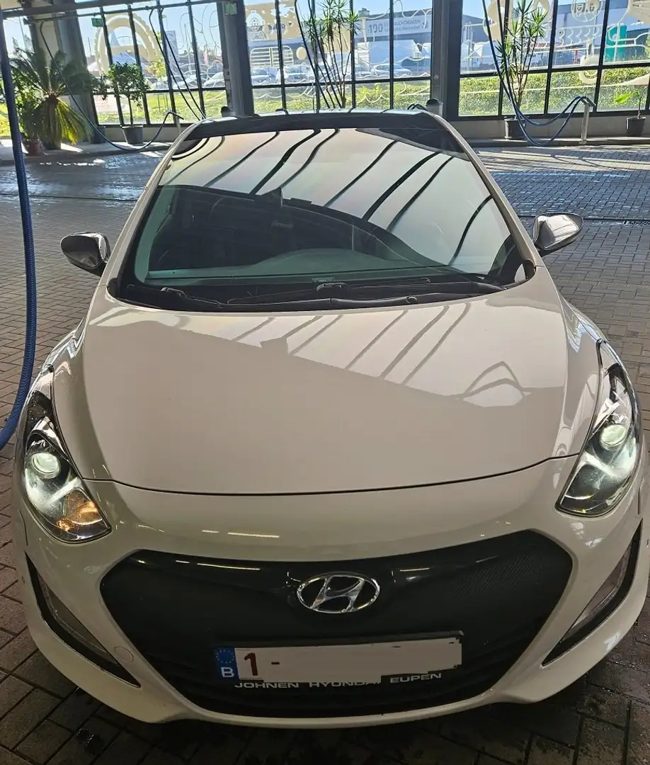 Hyundai i30 i30 1.6 CRDi Style Blanc - 1