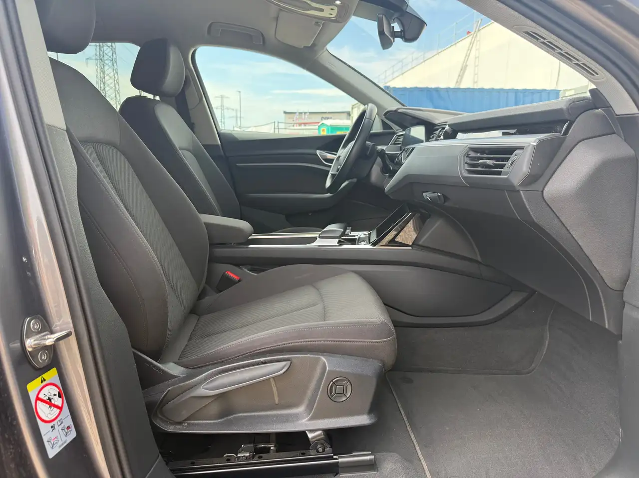 Audi e-tron 50 quattro basis – Bild 12