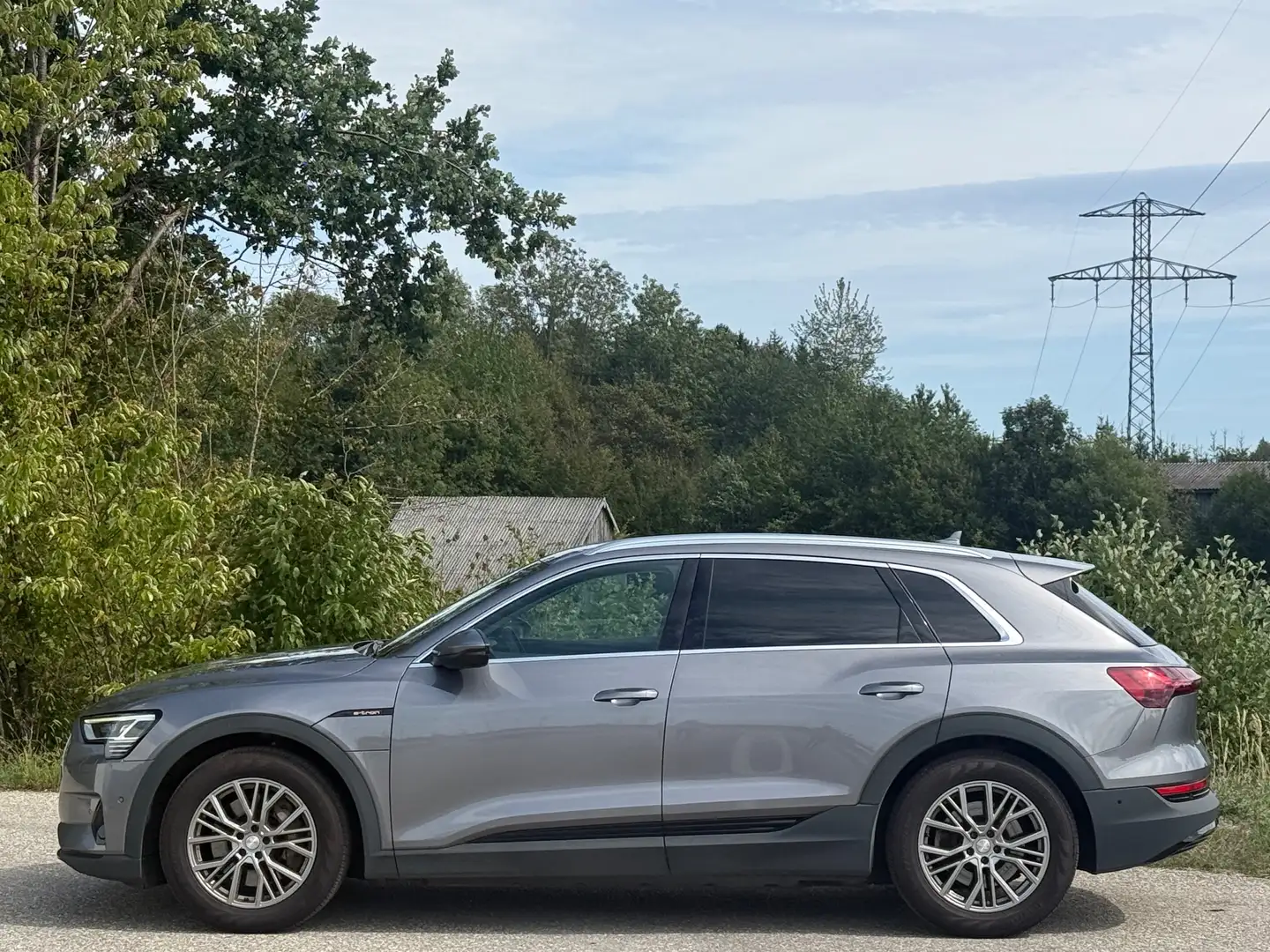 Audi e-tron 50 quattro basis - Finanzierung - Wenig Kilometer Grau - 2