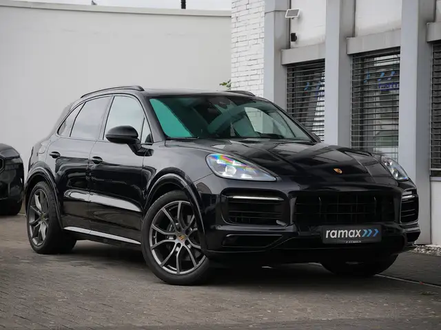 Porsche Cayenne E-Hybrid SPORTDESIGN-LUFTF.-PANO-MATRIX-BOSE-VOLL