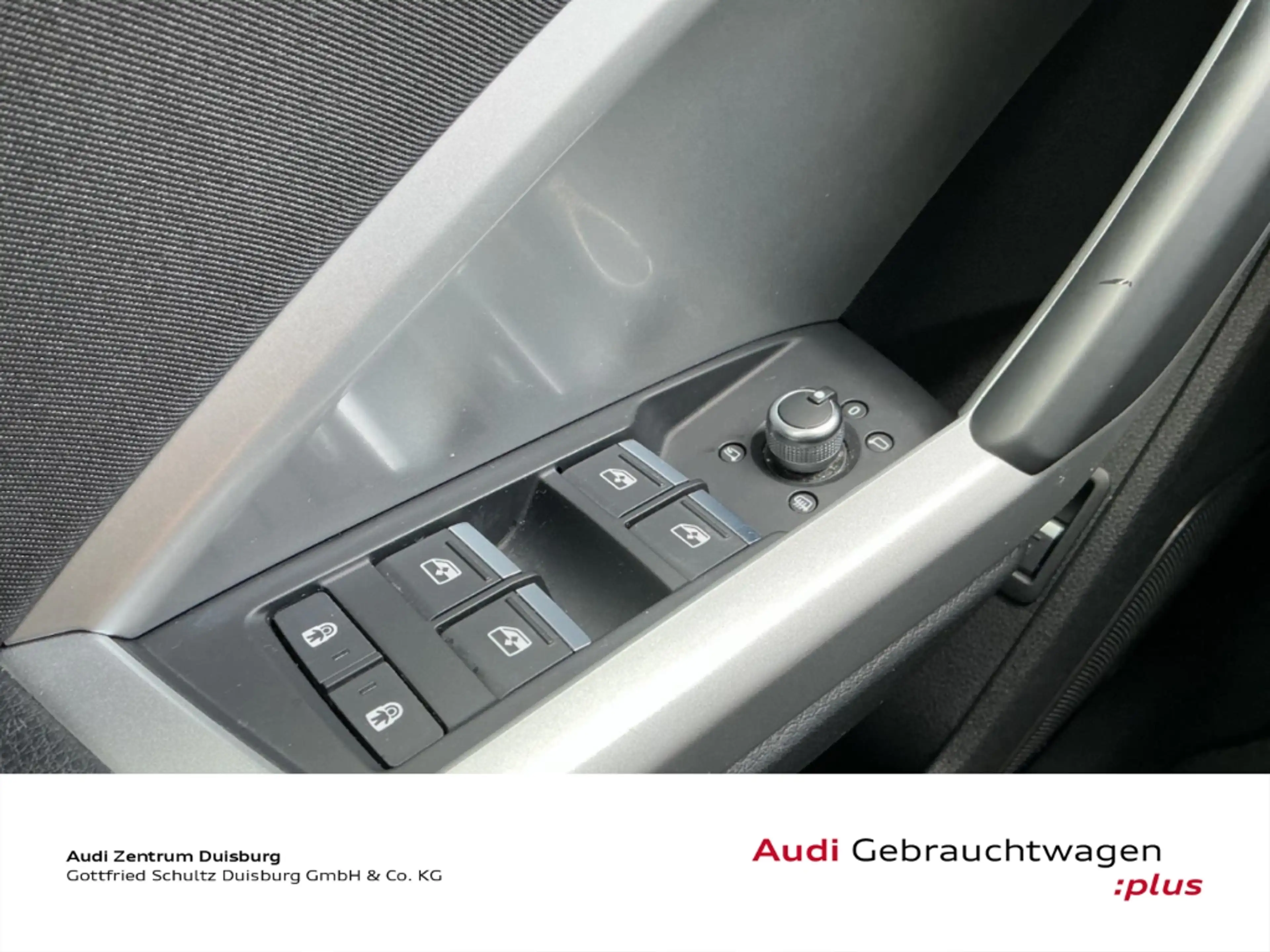 Audi Q3 Sportback 45 TFSI e — photo 12