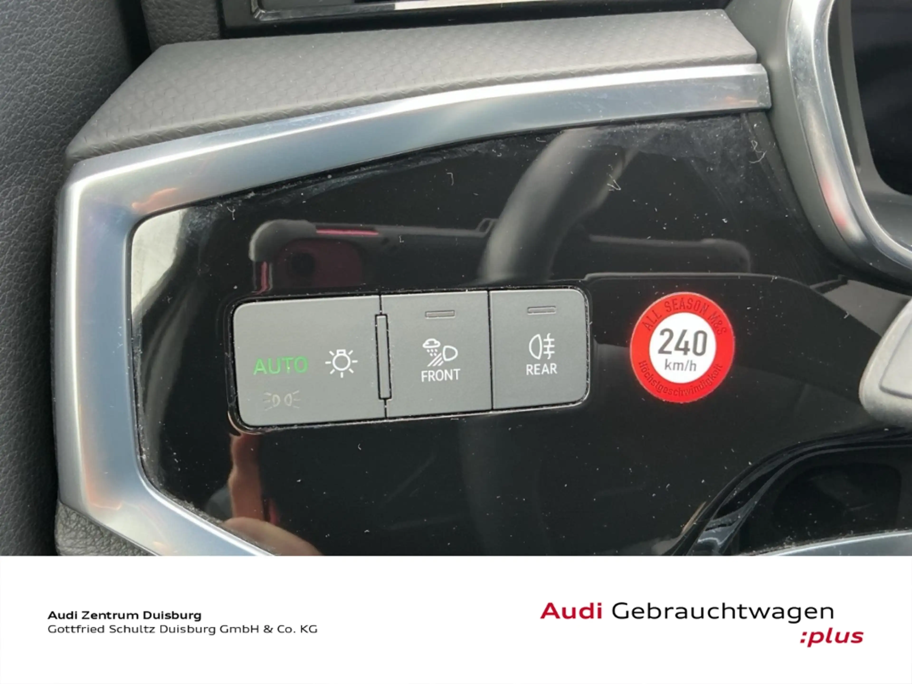 Audi Q3 Sportback 45 TFSI e — photo 14