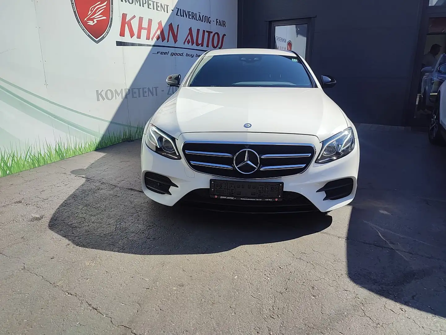 Mercedes-Benz E 350 d Avantgarde Aut. *AMG-Line*Digitales Display*M... Weiß - 2
