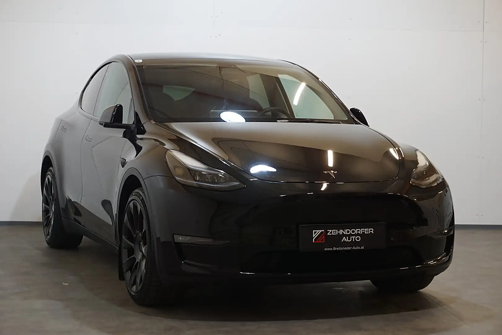 Tesla Model Y Long Range AWD 75kWh / Promi-Vorbesitz / AHK / Schwarz - 1