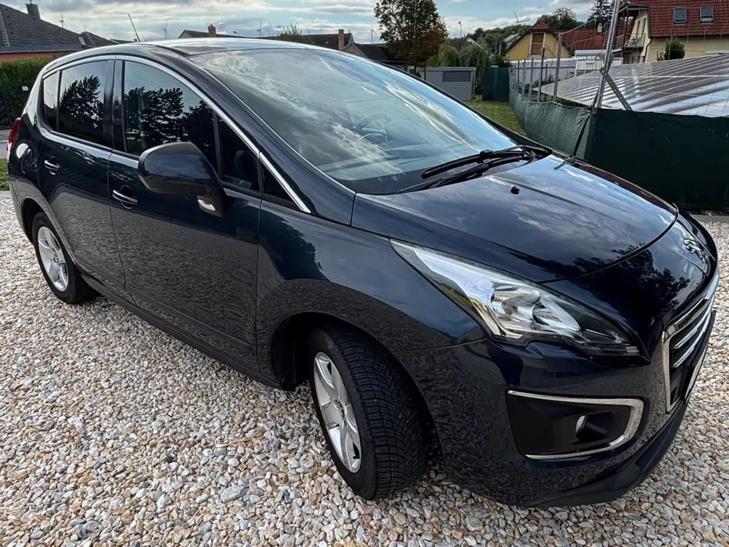 Peugeot 3008 3008 1,6 BlueHDi 120 S Blau - 1