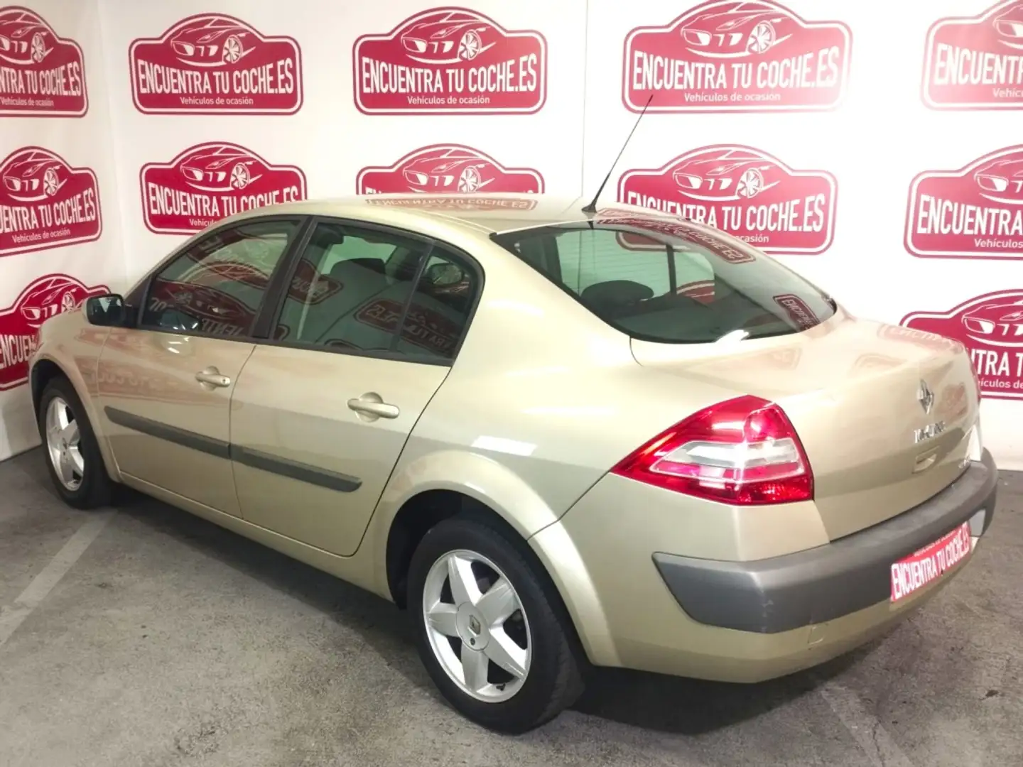 Renault Megane Sedán 1.6 Emotion Beige - 2