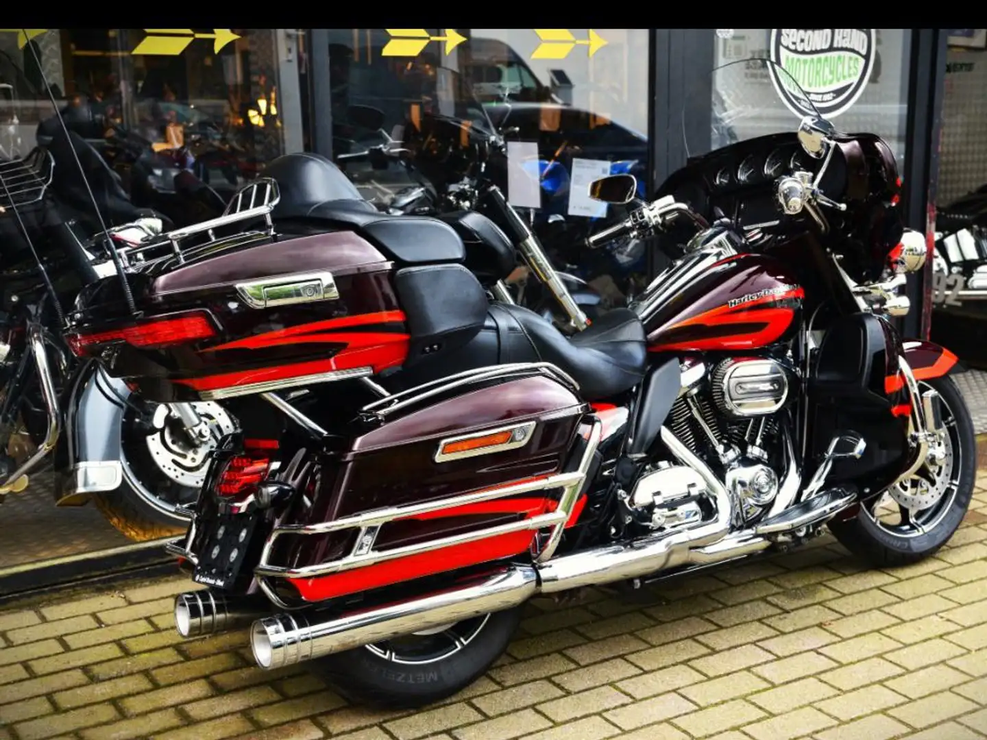 Harley-Davidson CVO Limited Electra glide Rojo - 2