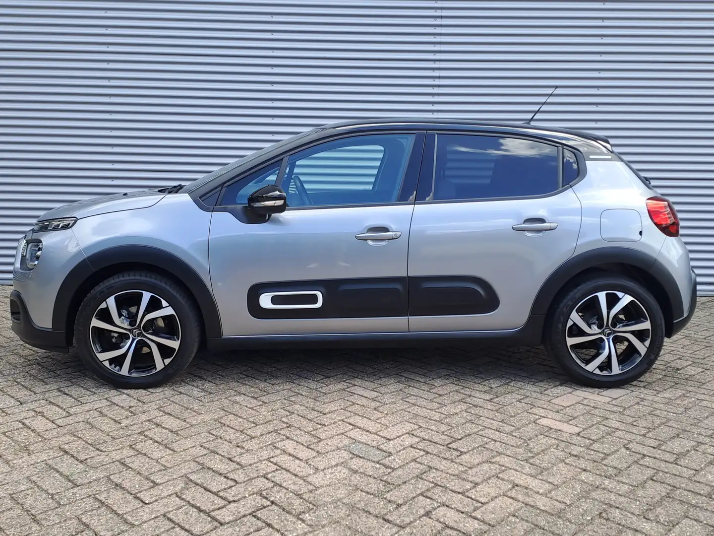 Citroen C3 1.2 PureTech Shine AUTOMAAT Apple Carplay/Android Gris - 2