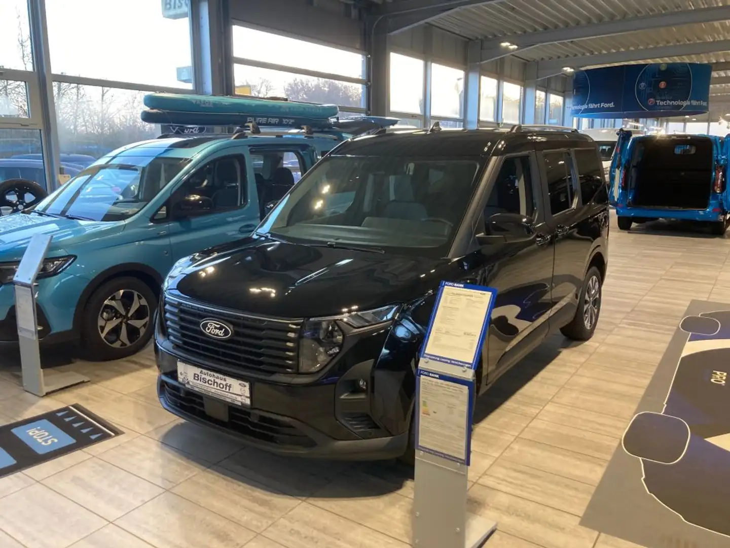 Ford Tourneo Courier 1.0 EcoBoost TITANIUM (V769) Schwarz - 1