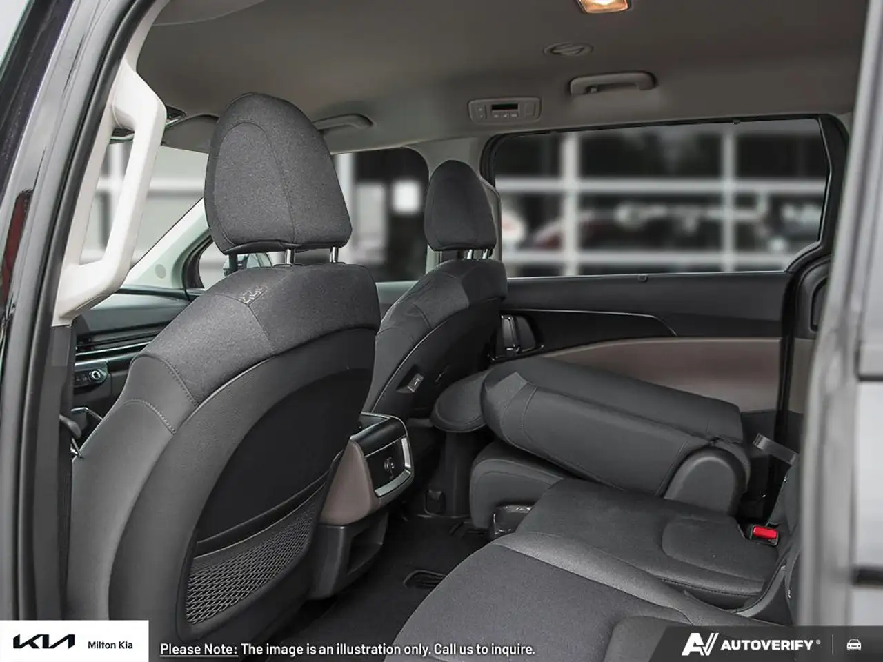 Kia Carnival снимка Kia Carnival