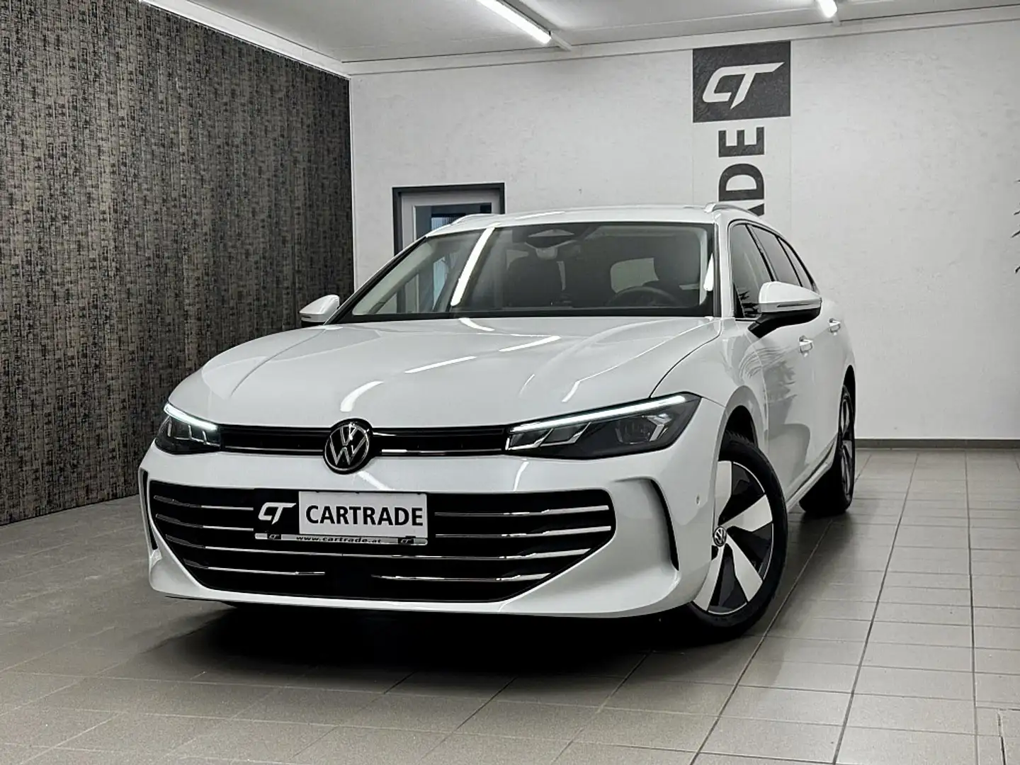 Volkswagen Passat Variant 2.0 TDI SCR Business DSG /LED/ VIRTUAL/ ACC/ MA... Blanc - 1