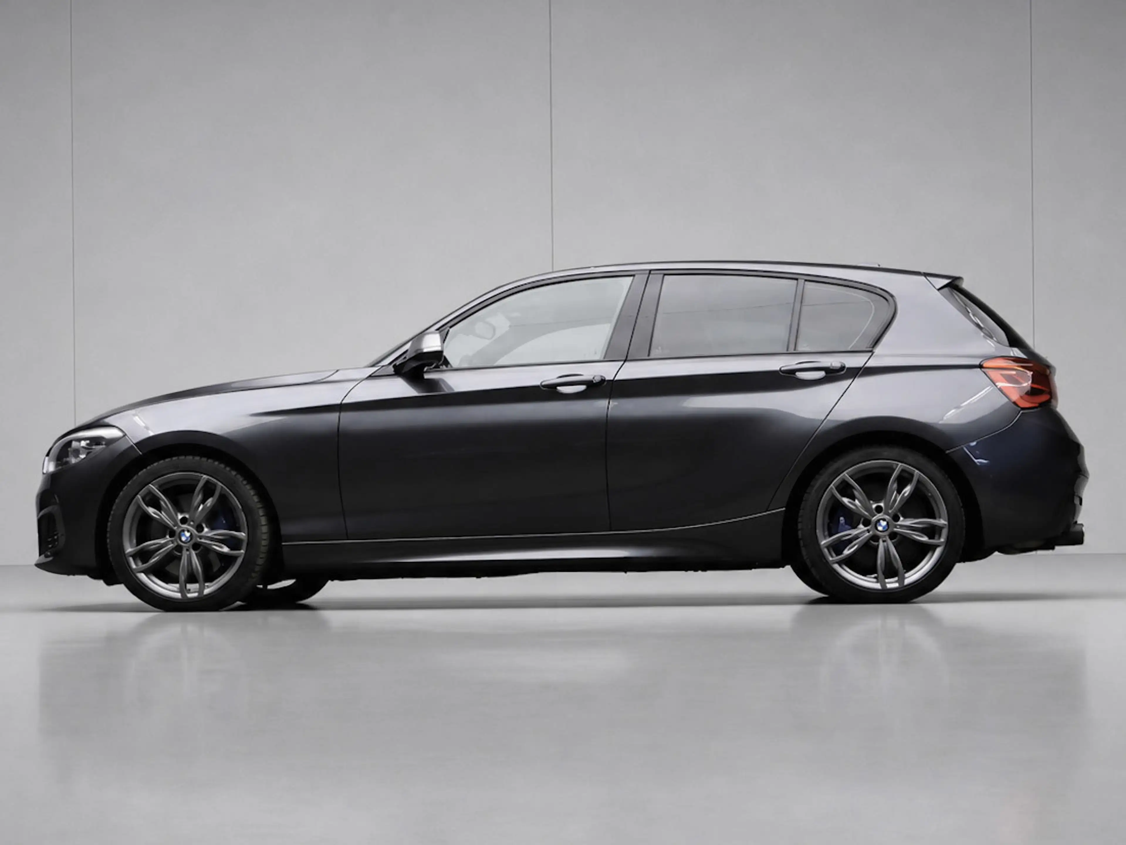 BMW 135 1-serie M135i xDrive Sport (GROOT NAVI,PDC,MATRIX,