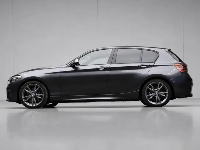 BMW 135 1-serie M135i xDrive Sport (GROOT NAVI,PDC,MATRIX,