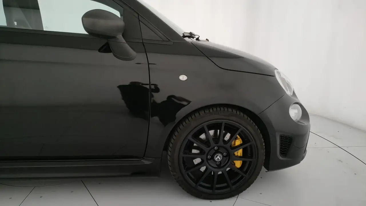 Abarth 695C 2023