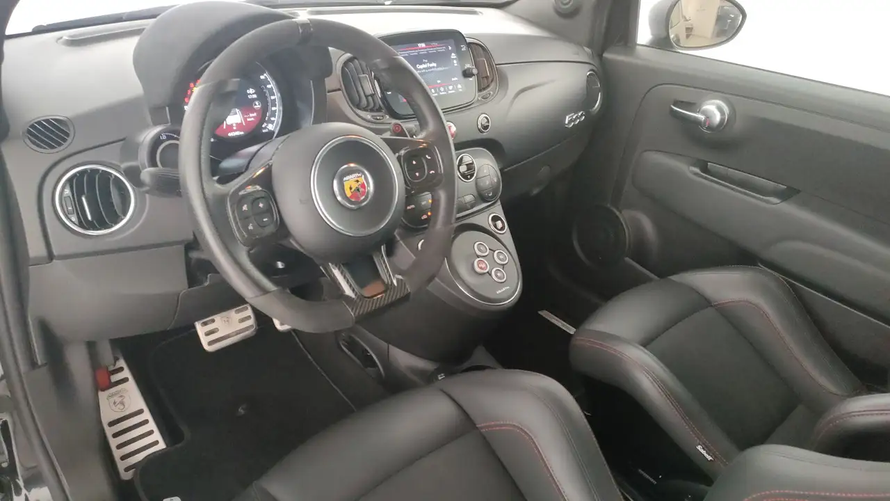 Abarth 695C 2023 — фото 11