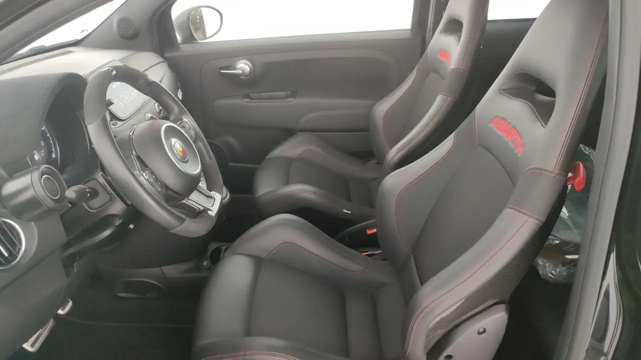 Abarth 695C 2023 — фото 10