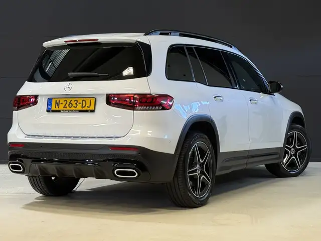 Mercedes-Benz GLB view 18