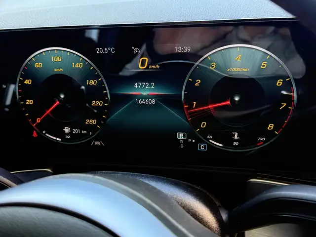 Mercedes-Benz GLB view 23