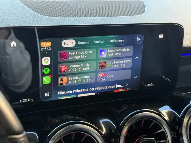 Mercedes-Benz GLB view 29