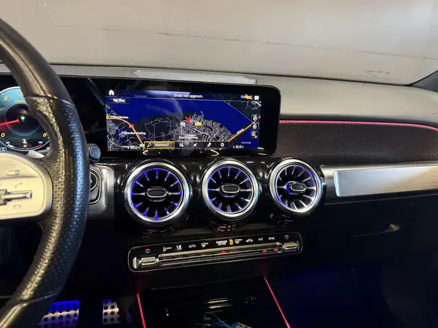 Mercedes-Benz GLB view 15