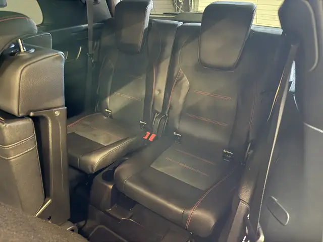 Mercedes-Benz GLB view 13
