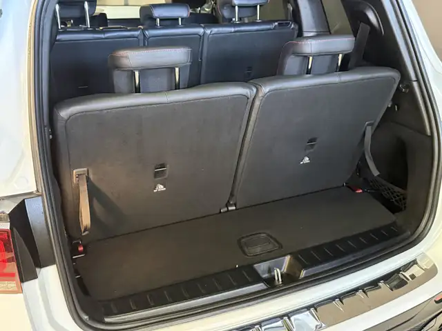 Mercedes-Benz GLB view 11