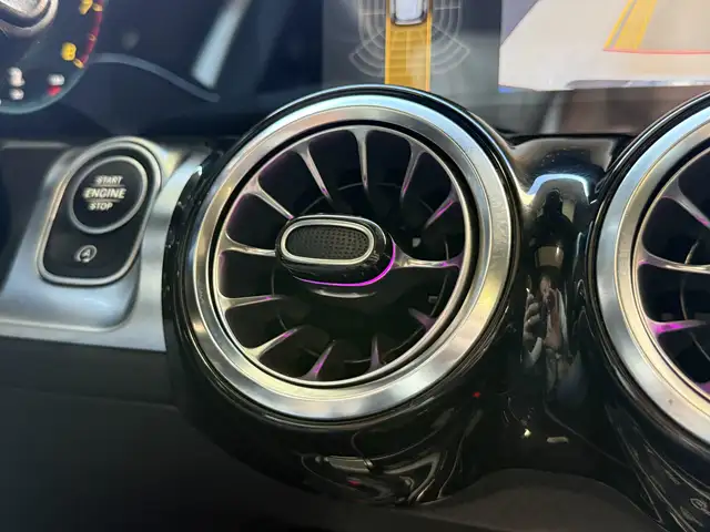Mercedes-Benz GLB view 27
