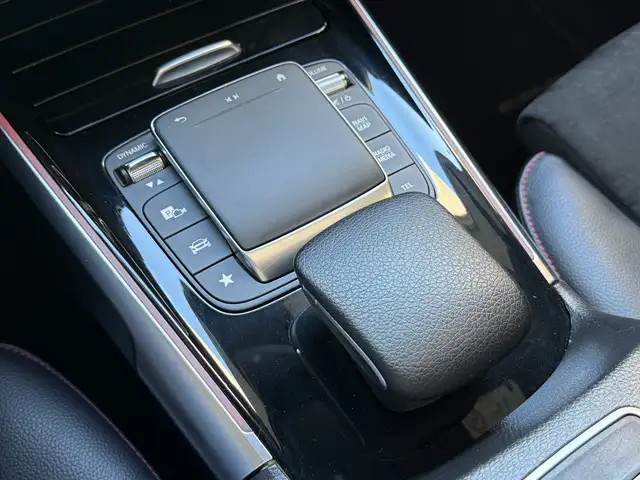 Mercedes-Benz GLB view 24