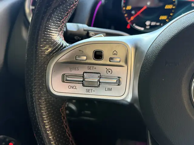 Mercedes-Benz GLB view 21