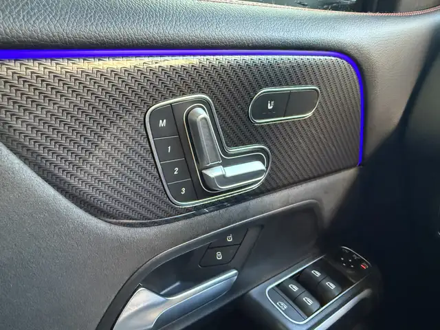 Mercedes-Benz GLB view 19