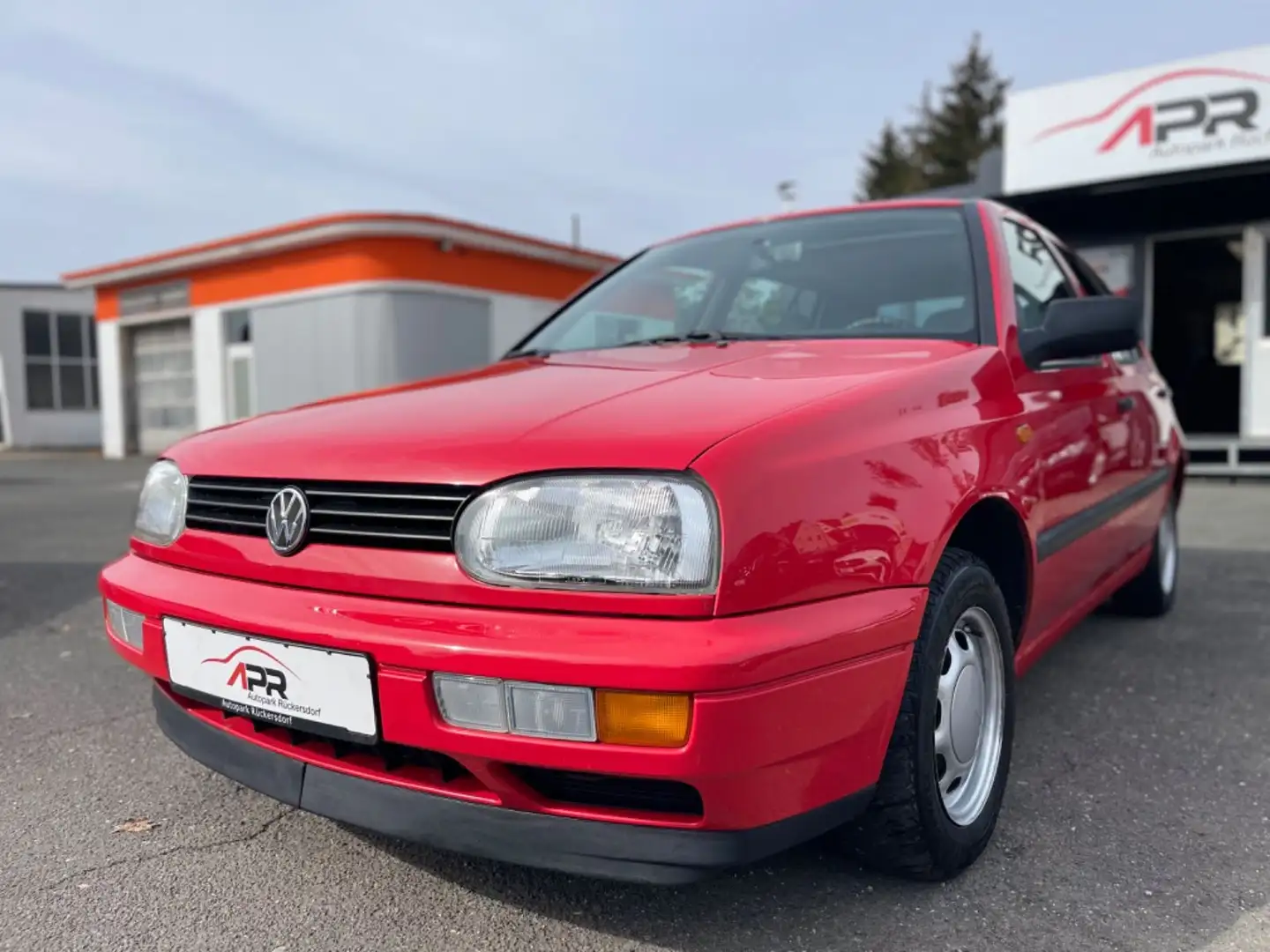 Volkswagen Golf 1.6 CL Aus 1. Hand Schiebedach Rot - 1
