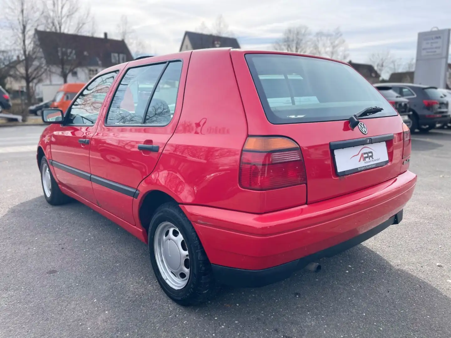 Volkswagen Golf 1.6 CL Aus 1. Hand Schiebedach Rot - 2