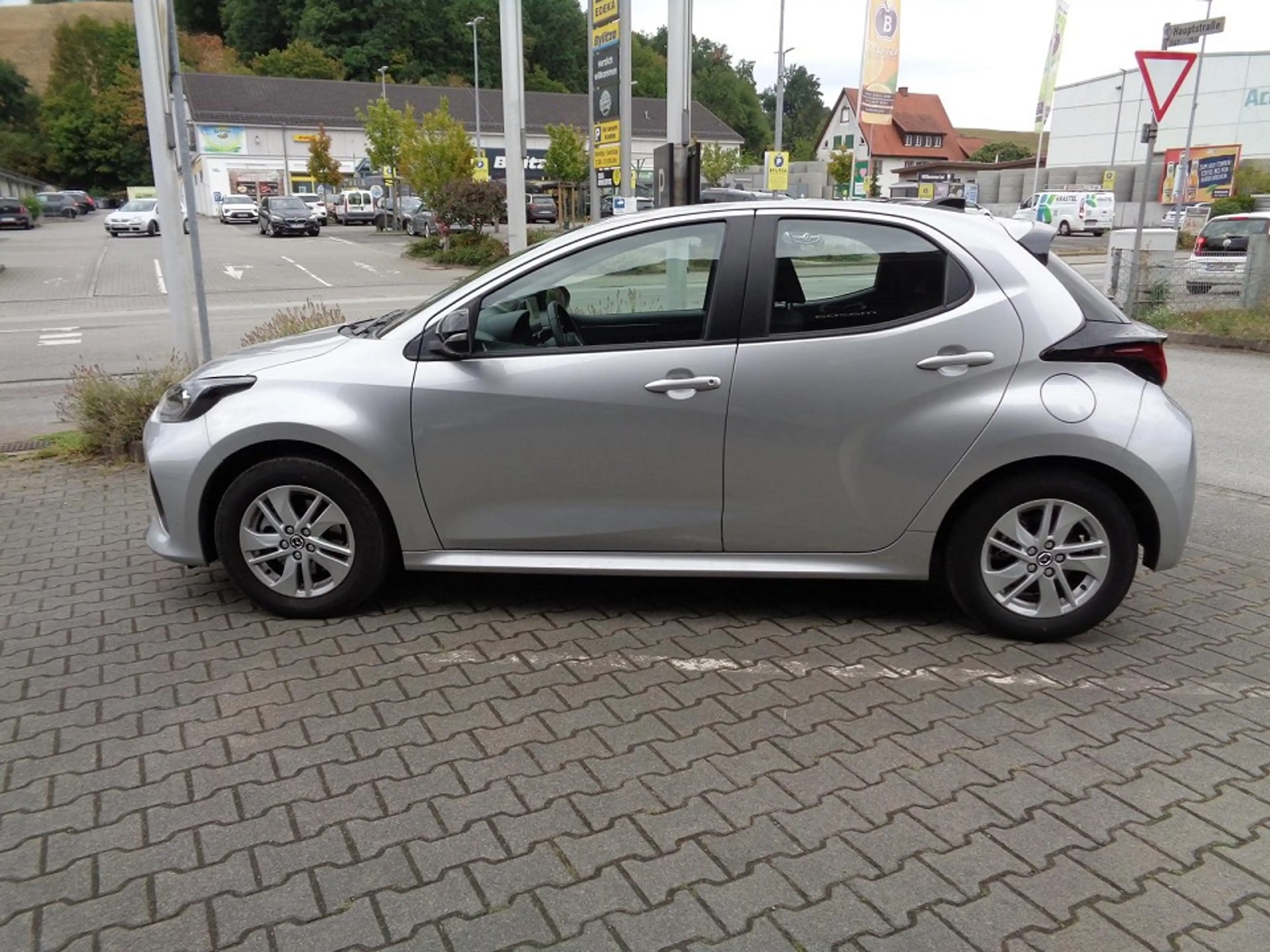 Mazda 2 Hybrid 1.5L Hybrid VVT-i 116 — photo 9
