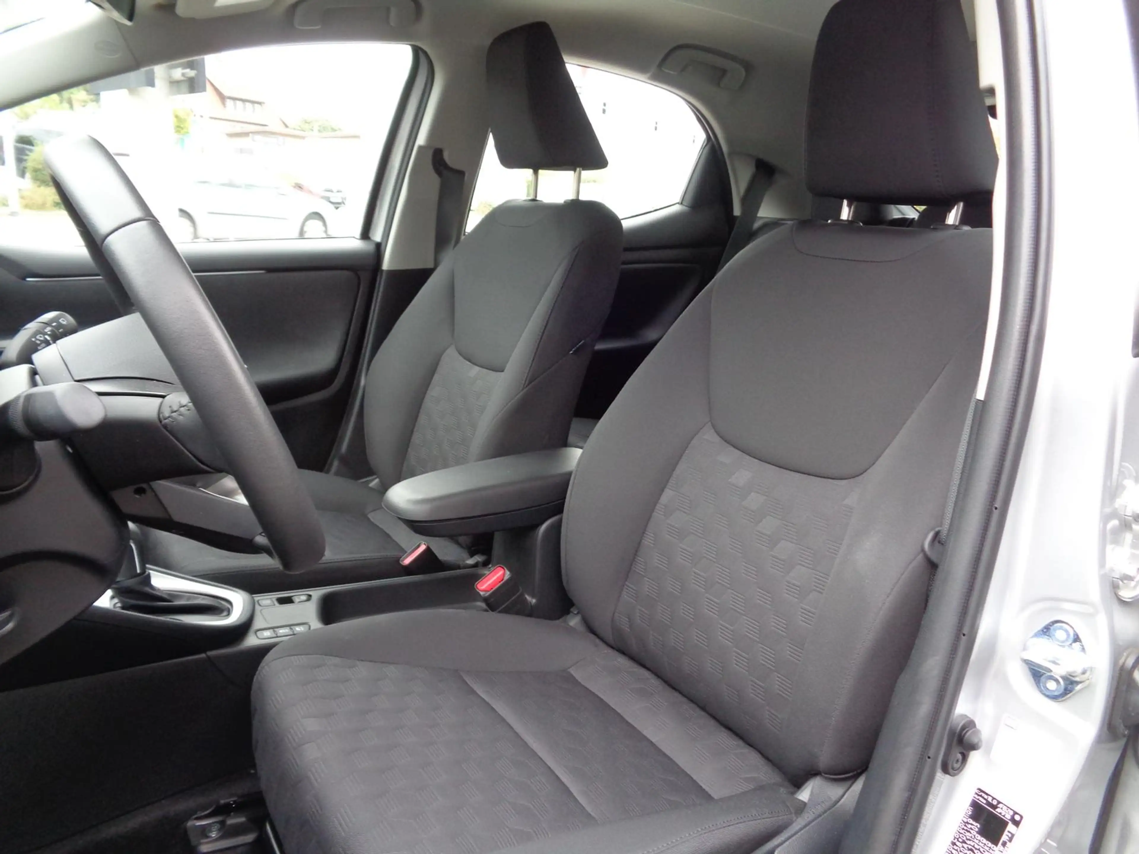 Mazda 2 Hybrid 1.5L Hybrid VVT-i 116 — photo 10