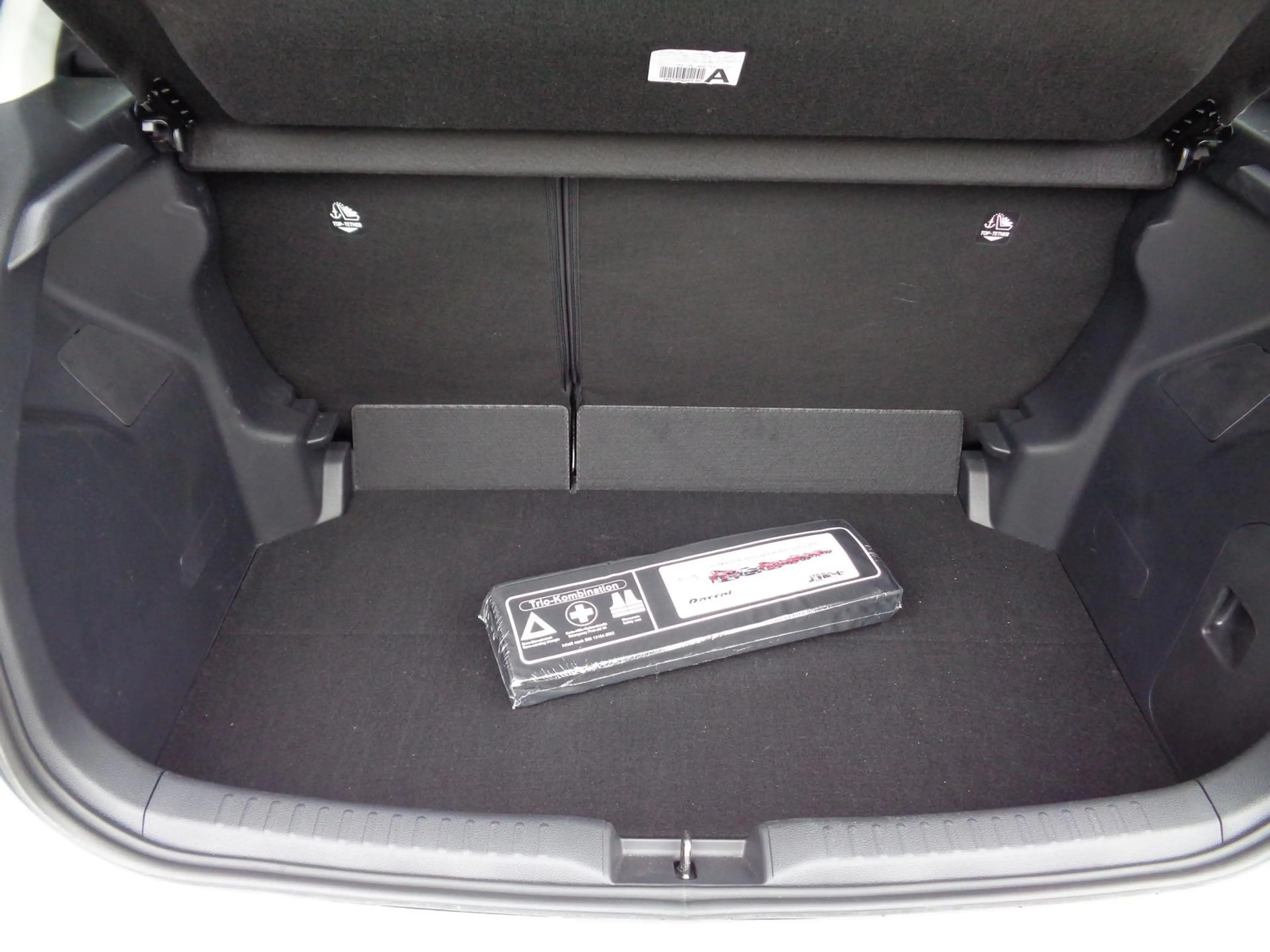 Mazda 2 Hybrid 1.5L Hybrid VVT-i 116 — photo 13