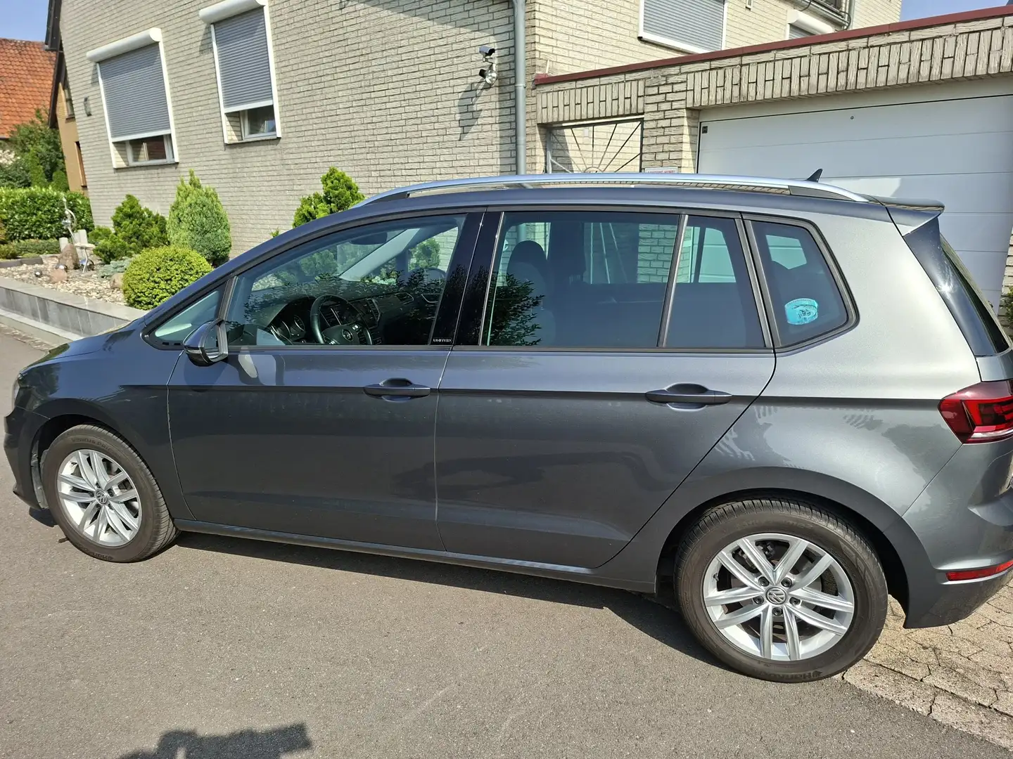 Volkswagen Golf Sportsvan 1.0 TSI OPF United Grau - 1