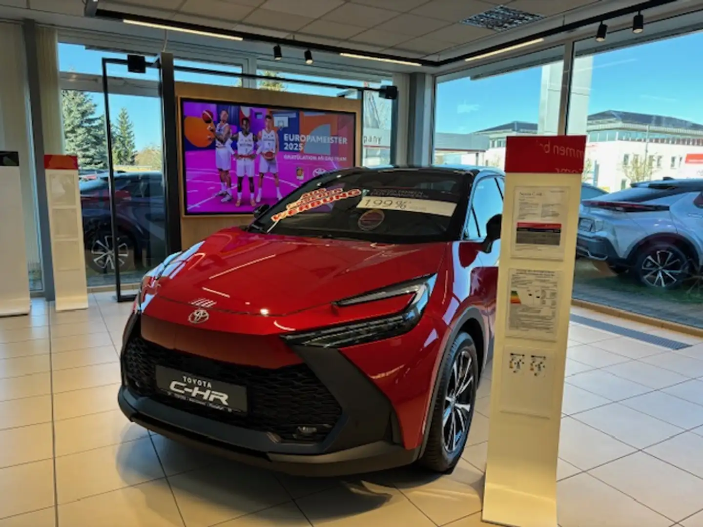 Toyota C-HR 2,0l-Plug-in Hybrid Teamplayer mit Technikpaket AK Rood - 2