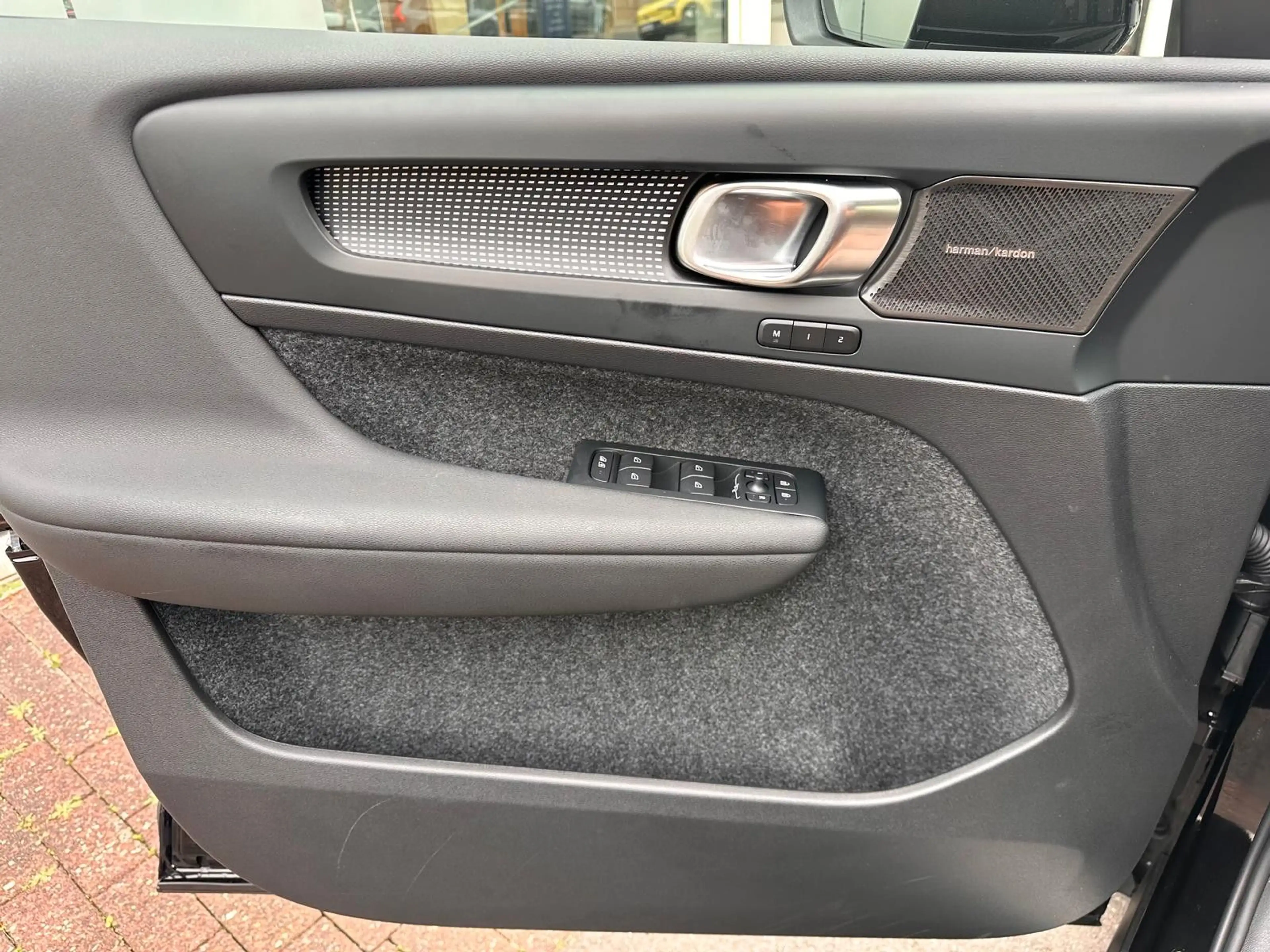 Volvo EX40 RWD LR Ultra Black Edition AHK,Alca,Pano360 — photo 15