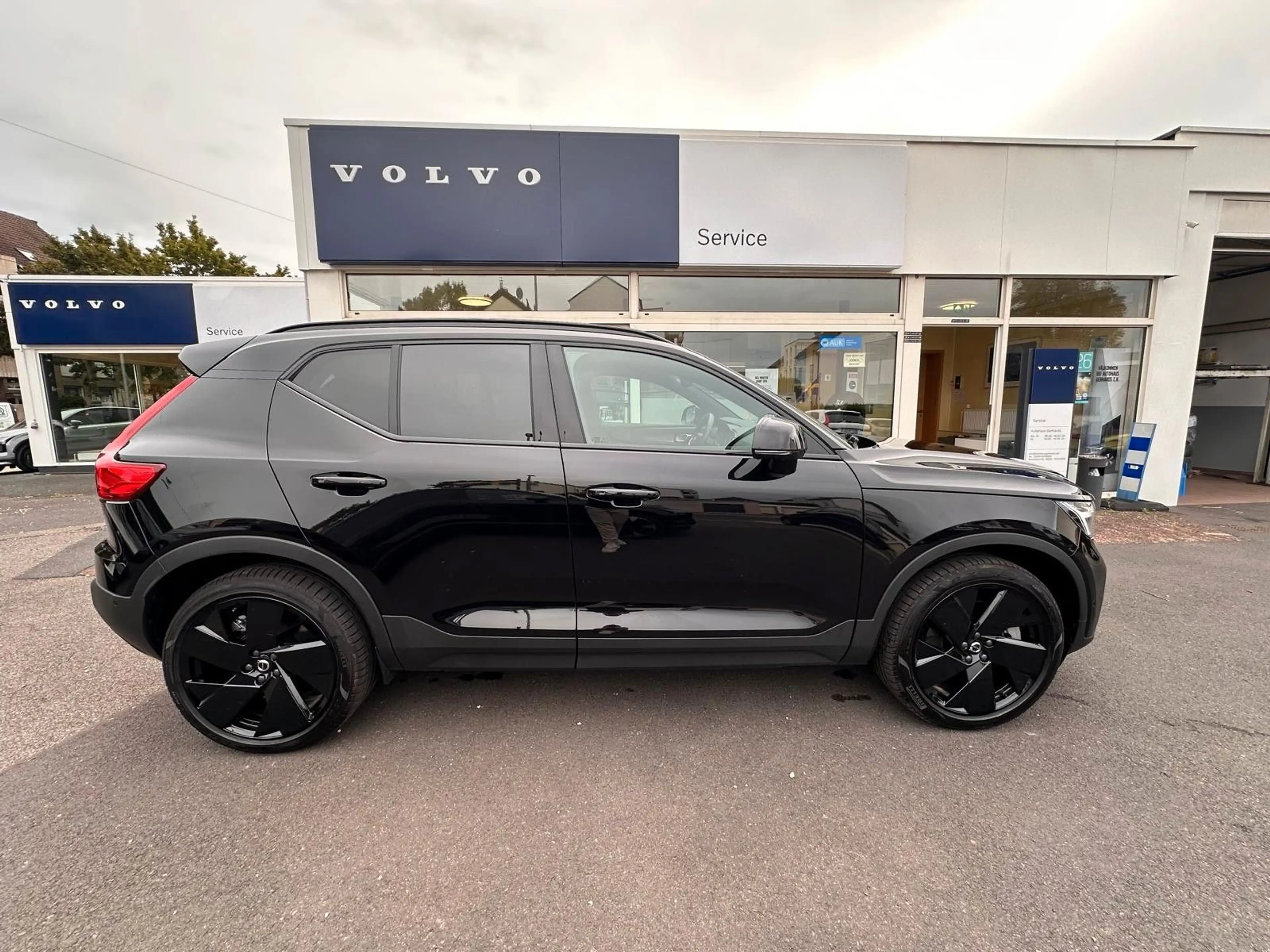 Volvo EX40 RWD LR Ultra Black Edition AHK,Alca,Pano360 — photo 6